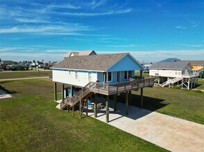 131 Pieces of 8 in Freeport, TX - Building Photo - Building Photo