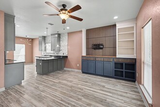 2071 Hornsby in Spring Branch, TX - Building Photo - Building Photo