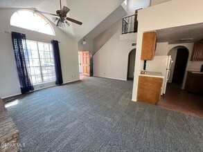673 Bristol Dr in El Paso, TX - Building Photo - Building Photo