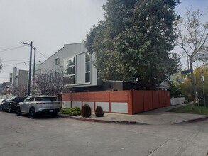 487 Carroll Ave-Unit -489 CARROLL AVE. in Los Angeles, CA - Building Photo - Building Photo