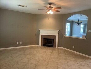 213 Rolling Springs Ln in Dickinson, TX - Building Photo - Building Photo