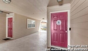 4551 Mt Olive Rd in Adkins, TX - Building Photo - Building Photo