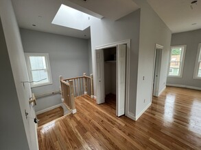 126 Cross St, Unit #4 in Somerville, MA - Building Photo - Building Photo