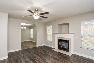 1026 Allegiance Dr in Charlotte, NC - Foto de edificio - Building Photo