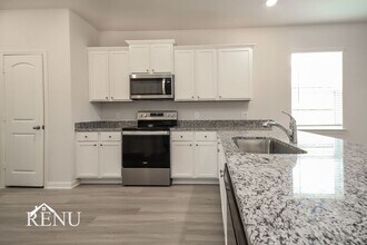 25314 Shadowdale Dr in Cleveland, TX - Building Photo - Building Photo