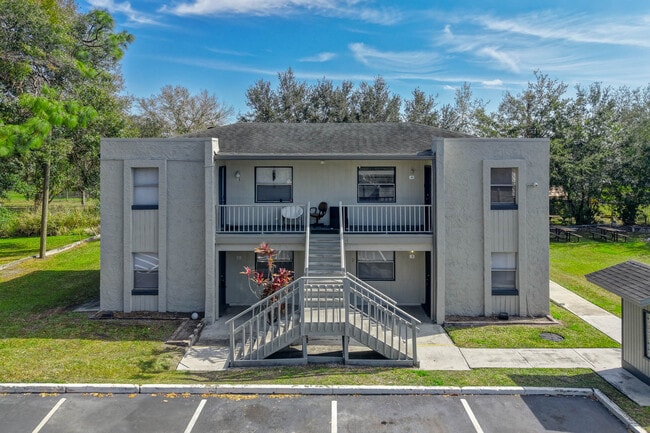 Henley Park Apartments in Orlando, FL - Building Photo - Building Photo