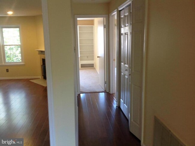 12926 Grays Pointe Rd in Fairfax, VA - Building Photo - Building Photo