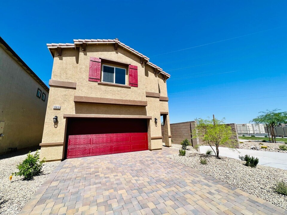 10831 Lexus Ct in Las Vegas, NV - Building Photo