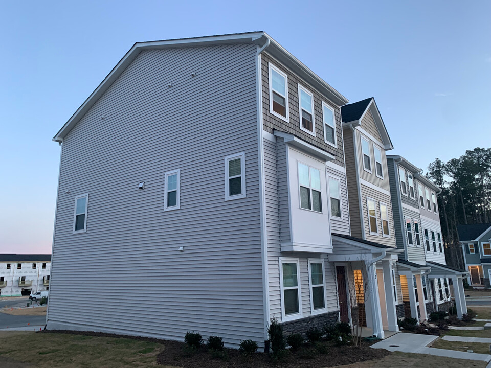 112 Summer Violet Ln in Clayton, NC - Building Photo