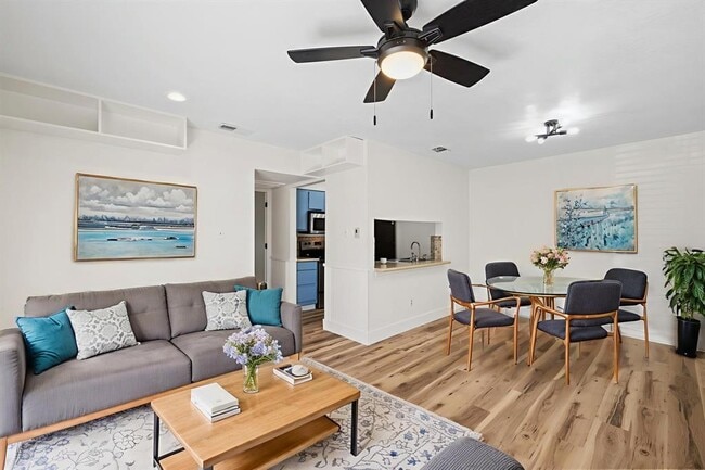 property at 1705 Crossing Pl