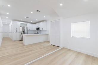10265 SW 173rd Terrace in Miami, FL - Building Photo - Building Photo
