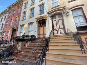 17 Ash Grove Pl in Albany, NY - Building Photo