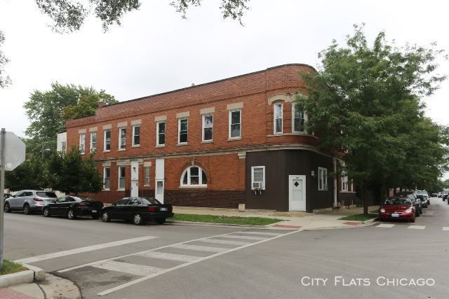 2823 N Central Park Ave-Unit -Unit 3R in Chicago, IL - Building Photo
