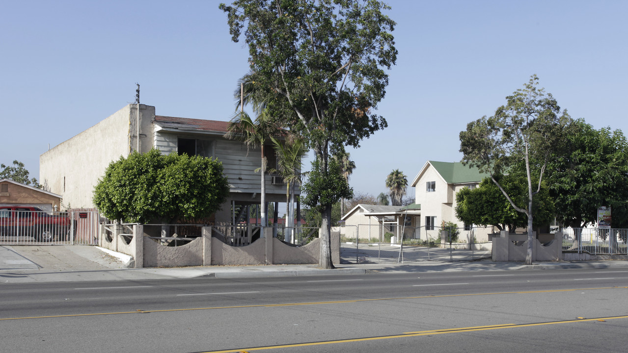 1548 W 1st St in Santa Ana, CA - Building Photo