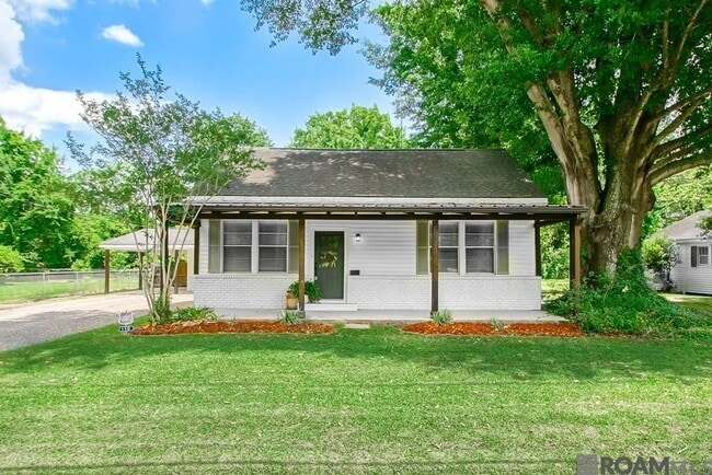 110 St Jude St in New Roads, LA - Foto de edificio - Building Photo