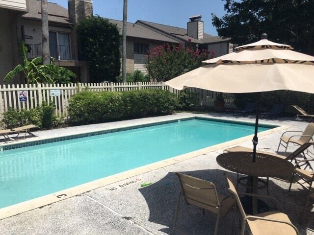 property at 7114 N Holiday Dr