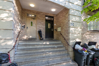 93 Lorimer St in Brooklyn, NY - Building Photo - Building Photo