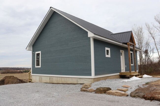 1785 Kellogg Rd in St. Albans, VT - Building Photo - Building Photo
