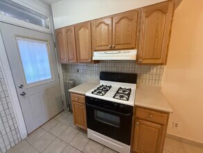 4919 W Berteau Ave-Unit -1 in Chicago, IL - Building Photo - Building Photo