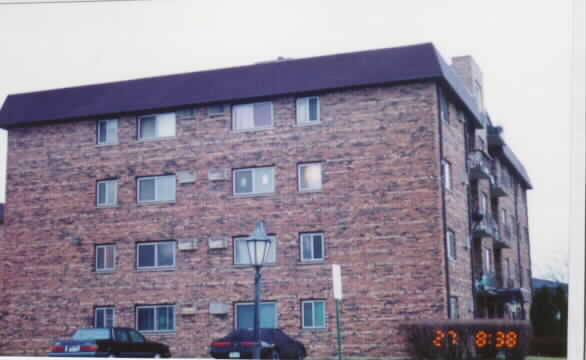 West Point Towers in Oak Lawn, IL - Building Photo