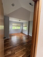 19584 SW Jessica Ct in Beaverton, OR - Foto de edificio - Building Photo