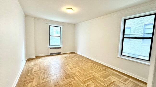 41-07 42nd St in Queens, NY - Building Photo - Building Photo