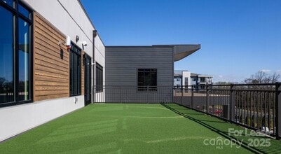 305 Prine Pl in Charlotte, NC - Foto de edificio - Building Photo