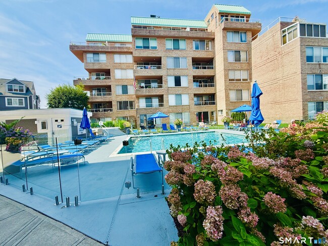 property at 98 Southfield Ave