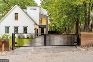 818 Verner St NW in Atlanta, GA - Building Photo