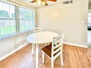 12006 105th St in Largo, FL - Building Photo - Building Photo