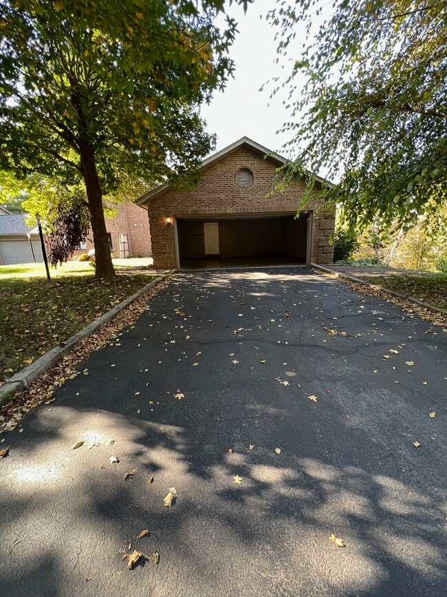 3409 Fairway Dr in Somerset, KY - Building Photo - Building Photo