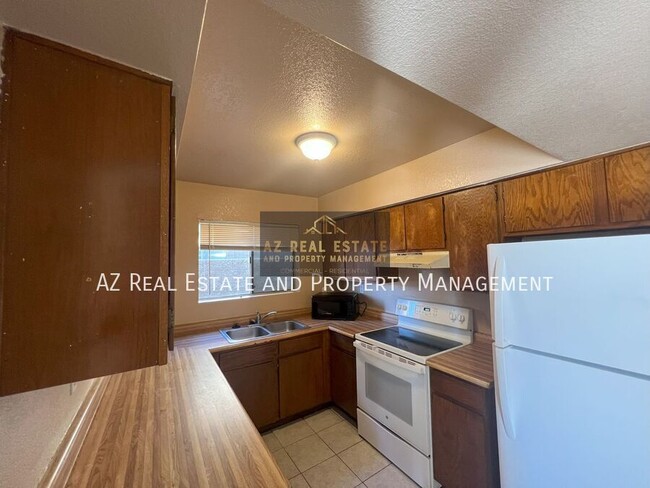 property at 3128 E Cicero St
