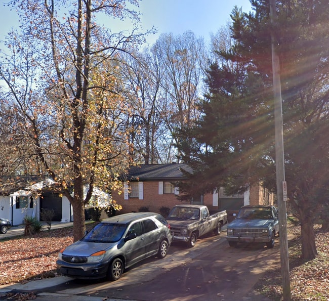 property at 2321 Longleaf Dr