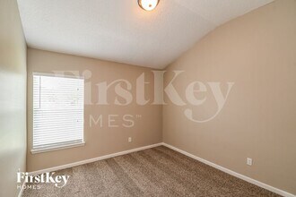 324 W New England Dr in Elkton, FL - Building Photo - Building Photo