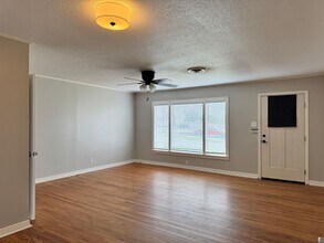 1206 S Fleishel Ave in Tyler, TX - Building Photo - Building Photo