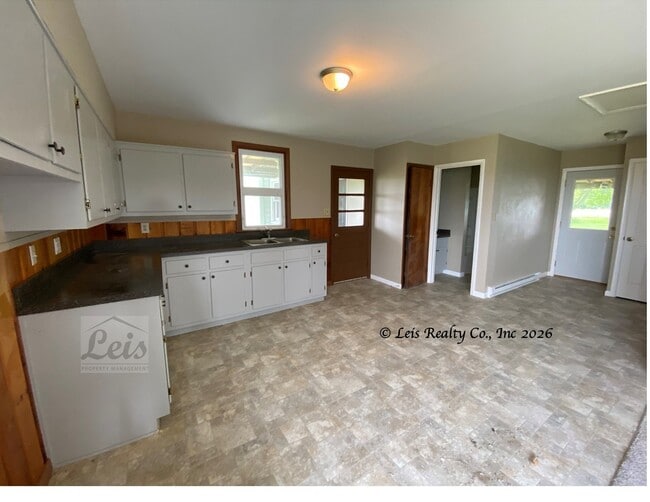 7765 Childrens Home-Bradford Rd in Bradford, OH - Building Photo - Building Photo