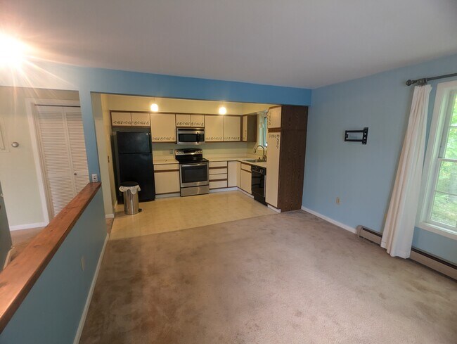 432 South St, Unit B4 in Bennington, VT - Building Photo - Building Photo