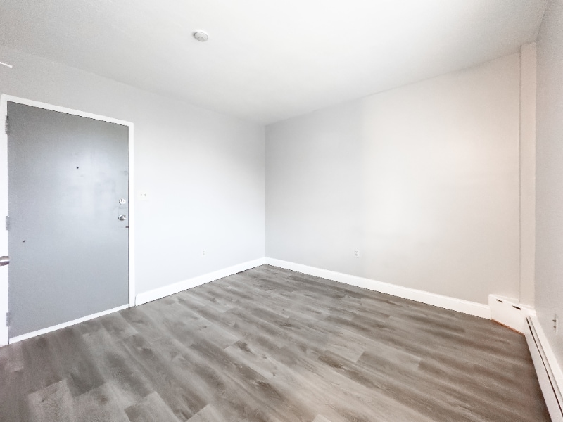 572 Essex St in Lawrence, MA - Building Photo