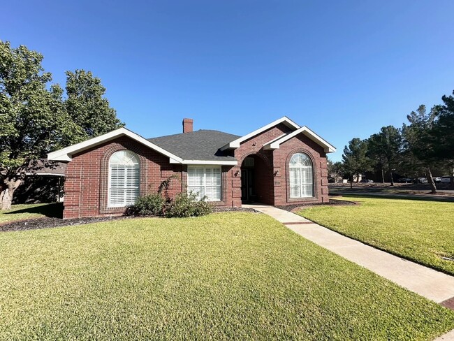 1800 Dukes Dr in Midland, TX - Building Photo - Building Photo
