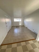 4529 Hudson Dr in Stow, OH - Building Photo - Building Photo