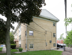 521 S Michigan Ct in Addison, IL - Building Photo - Building Photo