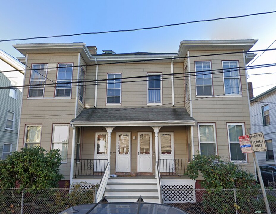 64 Plymouth St in Cambridge, MA - Foto de edificio