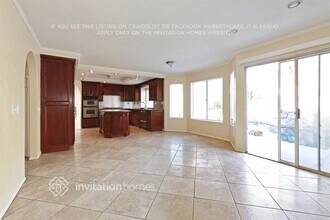 20325 Calhaven Dr in Santa Clarita, CA - Building Photo - Building Photo