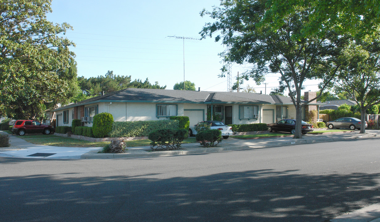 1957 Harris Ave in San Jose, CA - Building Photo