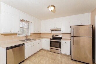 5040 Loren Ln in Pinson, AL - Foto de edificio - Building Photo