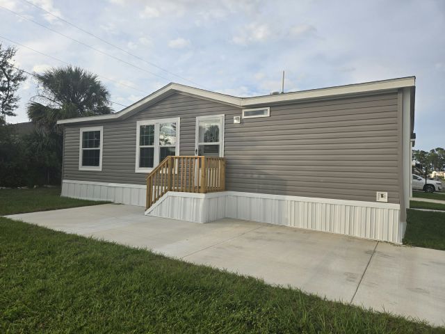 83 Stebbins Dr in Winter Haven, FL - Building Photo - Building Photo