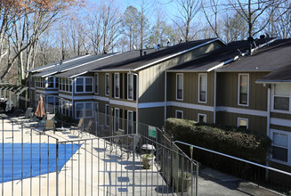 Summit Apartments in Atlanta, GA - Building Photo - Building Photo