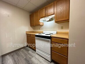 731 E Crawford St in Clay Center, KS - Building Photo - Building Photo