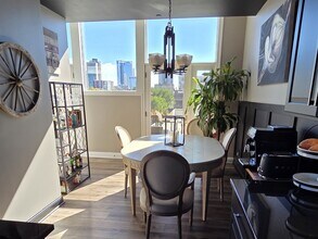 1515 N Van Buren St, Unit 510 in Milwaukee, WI - Building Photo - Building Photo