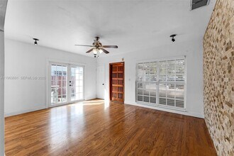 4220 SW 13th St in Miami, FL - Building Photo - Building Photo